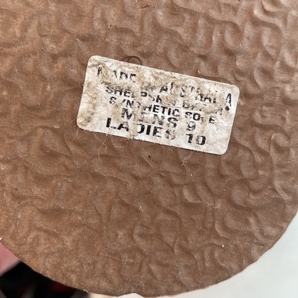 Emu Ridge sheepskin sleepers - Picture 14 of 14